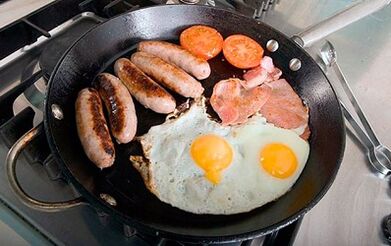 کیٹو غذا کے پیشہ اور موافق